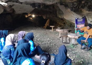 Siswa SMA di Kayen Isi Libur Sekolah dengan Lestarikan Gunung Kendeng