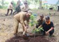 Tanam Pohon di Goa Terawang, Bupati Blora: Kita Tak Ingin Anak Cucu Kebanjiran