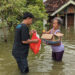 Bantu Korban Banjir, Ayo Berbagi Pati Rutin Salurkan MBG ke Berbagai Desa