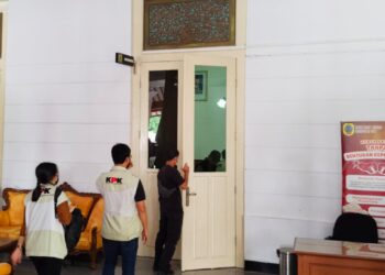 KPK Geledah kantor bupati pati