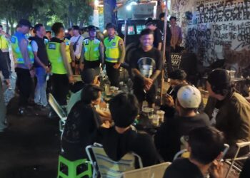 Setel Musik Kencang dan Pesta Miras, Polisi Bubarkan Street Coffee di Kramat Kudus