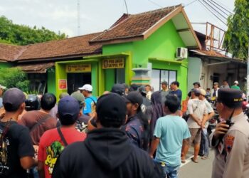 Pedagang Sayur Geruduk Kantor Satpol PP Kudus, Serukan Tolak Relokasi