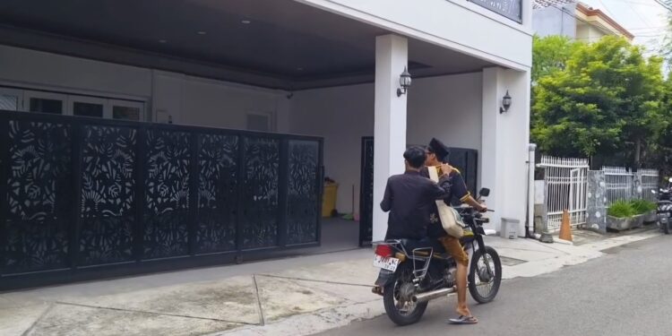 Usai Ditetapkan Tersangka Korupsi, Rumah Gus Yaqut di Rembang Sepi