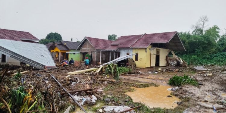 Belasan Rumah di Bulumanis Kidul Pati Rusak Parah Diterjang Banjir Bandang