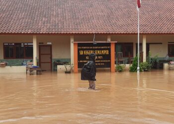 SDN Semampir terendam banjir