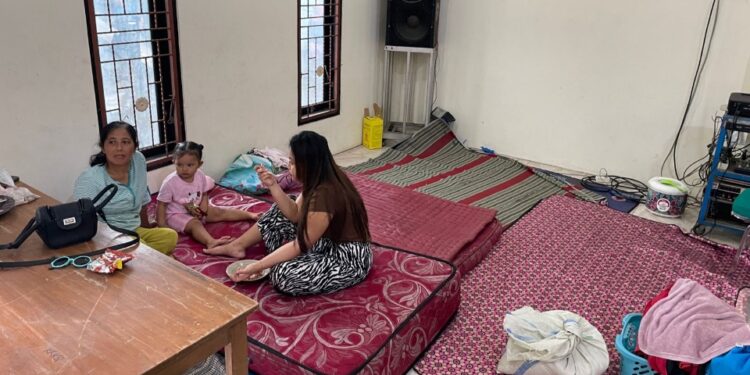 Rumahnya di Doropayung Pati Terendam Banjir 75 Cm, Siti Kini Harus Mengungsi