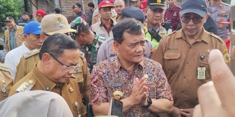Gubernur Jateng Tengok Korban Banjir di Banjarsari Pati, Pastikan Kebutuhan Tercukupi