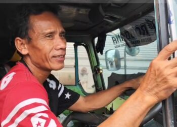 Kirim Barang ke Bali, Sopir Truk Ini Terjebak Banjir Pantura Kudus-Pati Selama 18 Jam