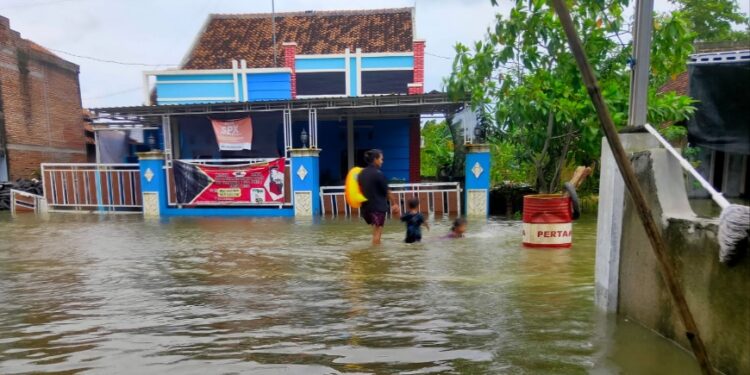 Desa Kasiyan Terendam Banjir, Jalur Alternatif Pati-Kudus Terancam Lumpuh