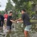 Lawan Hoaks dengan Ayam Geprek, Jurus Unik LTNNU Pati Edukasi Korban Banjir