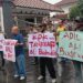Demo Belasan Warga Tuntut Bubarkan DPRD Pati Dijaga Ketat 130 Aparat