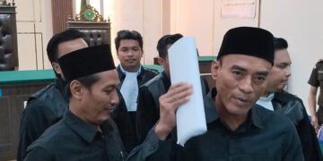 Kecewa Dituntut 10 Bulan Penjara, Teguh: Pati Kok Ada Jaksa Seperti Itu