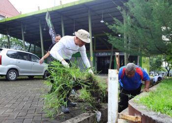 Bupati Sam’ani Pimpin Aksi Bersih Sampah Serentak, Wujudkan Kudus Asri