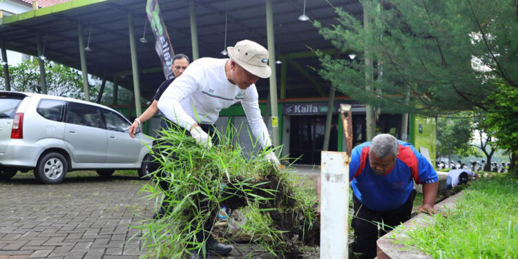 Bupati Sam’ani Pimpin Aksi Bersih Sampah Serentak, Wujudkan Kudus Asri
