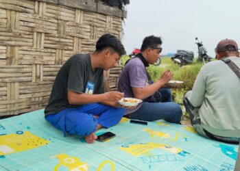 Tradisi Makan Bandeng Sambut Ramadan di Ketitangwetan Pati