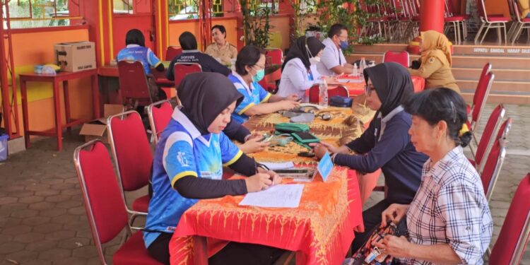 Sambut Imlek, Kelenteng Hok Tik Bio Pati Gelar Pengobatan Gratis untuk Korban Banjir