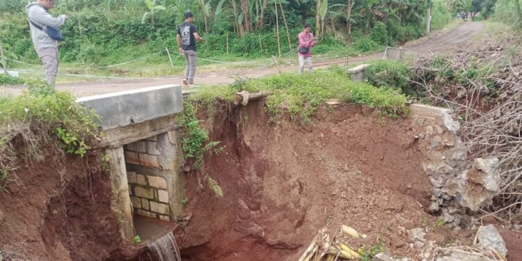 Pemkab Pati Tak Perbaiki Talud Jembatan Ambrol di Metaraman, Ini Alasannya