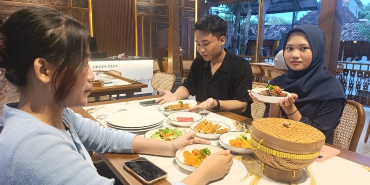 Cari Menu Buka Puasa Enak di Pati? Cobain Ikan Barramundi Segar di Putra Nelayan