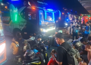Imbas One Way, Penumpang Bus Jabodetabek Terlantar Berjam-jam di Terminal Kudus