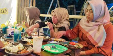Nikmatnya Berbuka dengan Takjil Bunga Telang dan Kuliner Ndeso di Pagerharjo Pati
