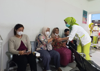 RS Budi Agung Juwana Bagikan Ratusan Takjil untuk Keluarga Pasien