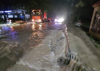 Pantura Pati-Rembang di Batangan Tergenang Banjir, Lalu Lintas Merayap