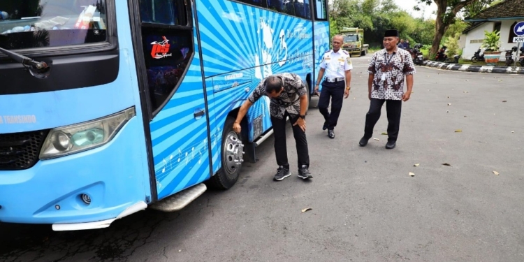 Pemkab Kudus Siapkan Mudik Gratis, Sam’ani Cek Kesiapan Armada