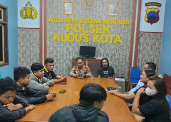 Viral Duel di Tengah Jalan Gara-Gara Utang, Berakhir Damai di Mapolsek Kudus