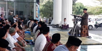 Salat Id di Kudus, Abdul Mu’ti Serukan Persatuan Nasional di Tengah Gejolak Global