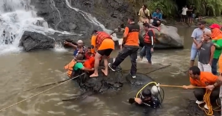 Libur Lebaran Berujung Maut, 2 Remaja Tenggelam di Air Terjun Watu Bobot Jepara