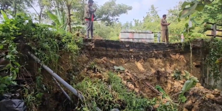 Tanggul Jembatan di Lumbungmas Pati Ambrol, Aktivitas Warga Terancam Lumpuh
