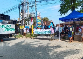 Protes Warga Berhasil, Seleksi Perangkat Desa Sumber Rembang Ditunda