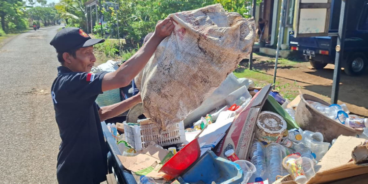 Keren! Sampah di Ngagel Pati Disulap Jadi Ladang Amal, Hasilnya Tembus Jutaan Rupiah!