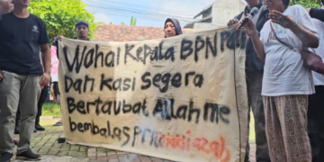 Rumah Digusur Hendak Dibangun KDMP, Warga Doropayung Geruduk BPN Pati