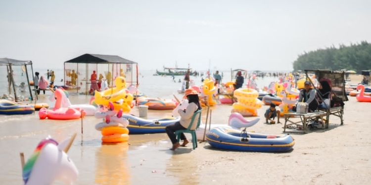 Karangjahe Beach, Primadona Wisatawan di Rembang yang Tak Pernah Luntur