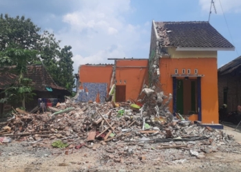 Mantan Istri Dilamar, Pria di Karangawen Pati Robohkan Rumah Pakai Ekskavator