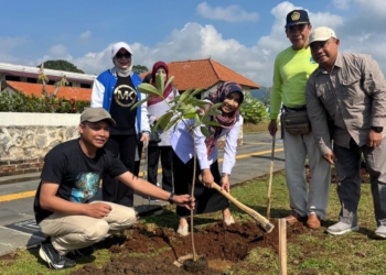 Peringati Hari Bumi, 1.000 Bibit Pohon Ditanam di Benteng Willem I Ambarawa