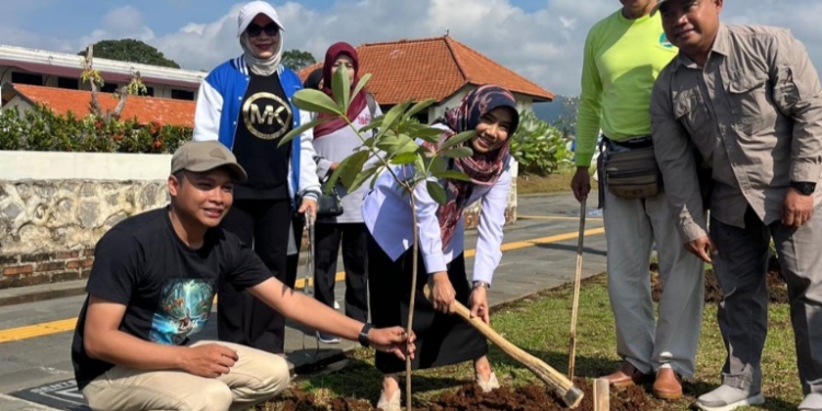 Peringati Hari Bumi, 1.000 Bibit Pohon Ditanam di Benteng Willem I Ambarawa