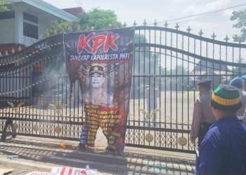 Foto Kapolresta Pati Dibakar saat Demo Tambang, JMPPK: Kami Tidak Undang AMPB