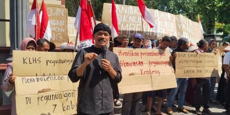 Demo Hari Antitambang, Warga Tuntut Semua Tambang di Kendeng Pati Ditutup