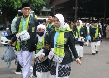 Lepas Kloter 41, Bupati Kudus Doakan Jamaah Menjadi Haji Mabrur