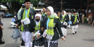 Lepas Kloter 41, Bupati Kudus Doakan Jamaah Menjadi Haji Mabrur