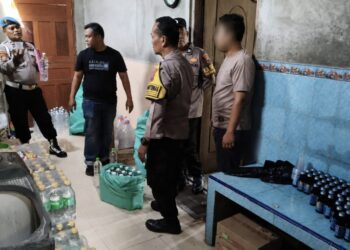 Resahkan Warga, Peredaran “Es Moni” di Undaan Kudus Digerebek Polisi