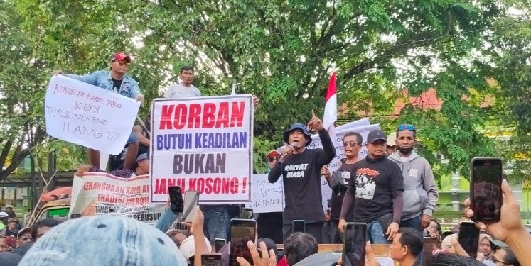Ratusan Massa AMPB Demo Tuntut Kapolresta Pati Dicopot