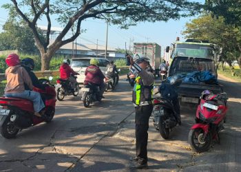 Truk Patah As Jadi Biang Kerok, Jalur Pati-Juwana Macet Parah Sejak Pagi