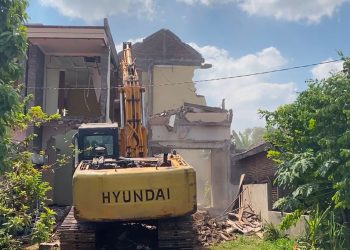 Harta Gono-Gini Dijual Sepihak Mantan Suami, Rumah di Karaban Pati Dirobohkan