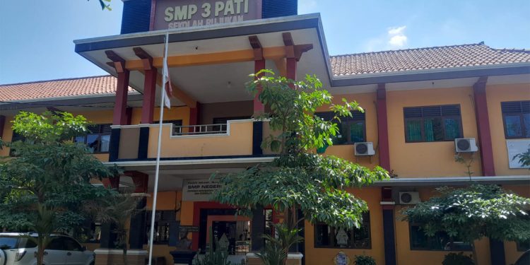 Pendaftar di SMPN 3 Pati Membeludak, Hari Pertama Tembus 522 Calon Siswa