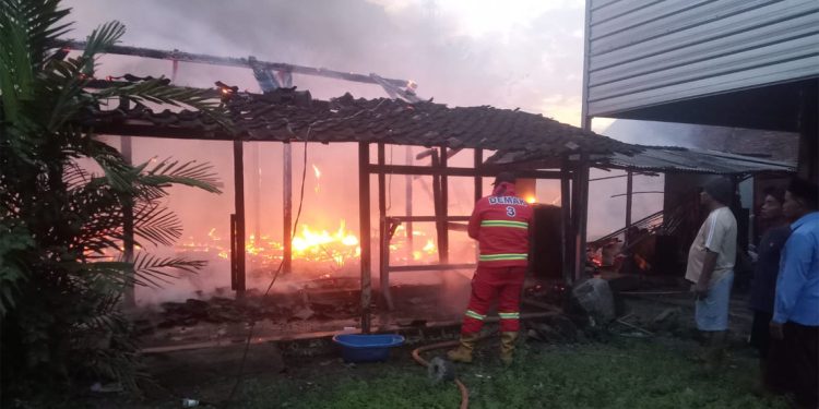 Kebakaran Landa Permukiman Padat di Mranggen Demak, Dua Rumah Ludes