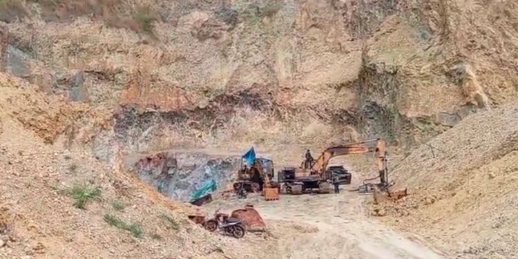 Tepis Caplok Lahan Perhutani, Pengelola Tambang di Lemahputih Rembang Klaim Berizin