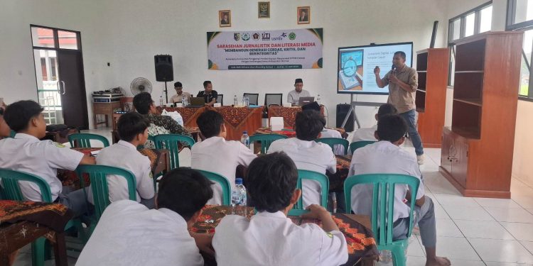 IJTI Muria Raya Ajak Pelajar Demak Cerdas dan Kritis di Era Digital